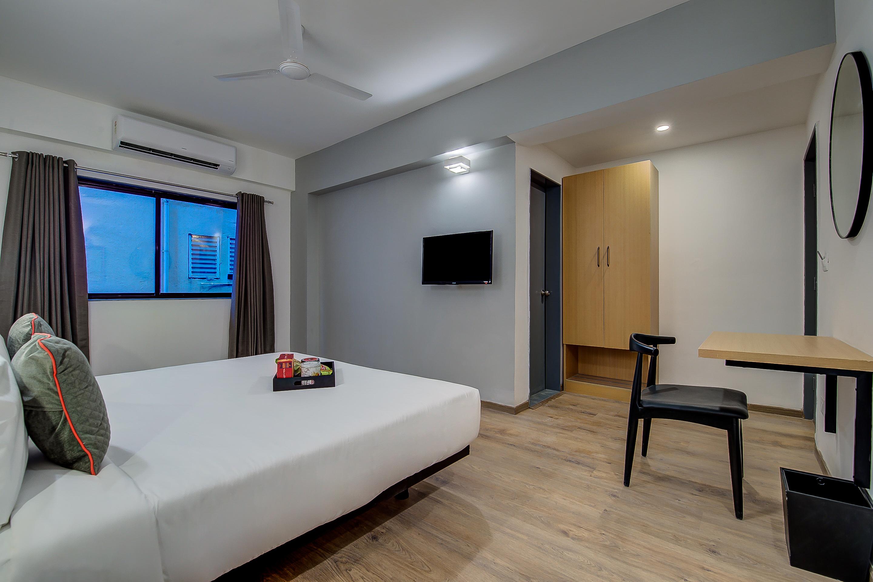Oyo Townhouse 048 Hadapsar Hotel Phursungi Buitenkant foto